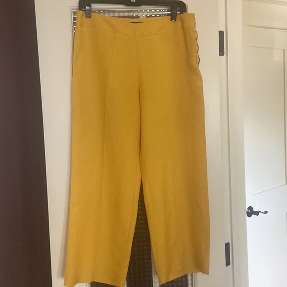 Camille La Vie capris, size 6 in golden yellow - Picture 1 of 9